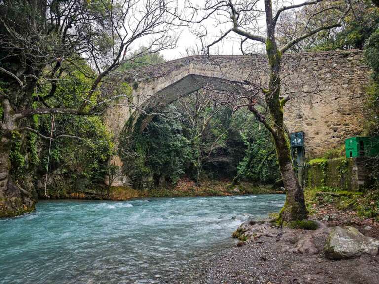 Historische Brücke am Ancient Gortys