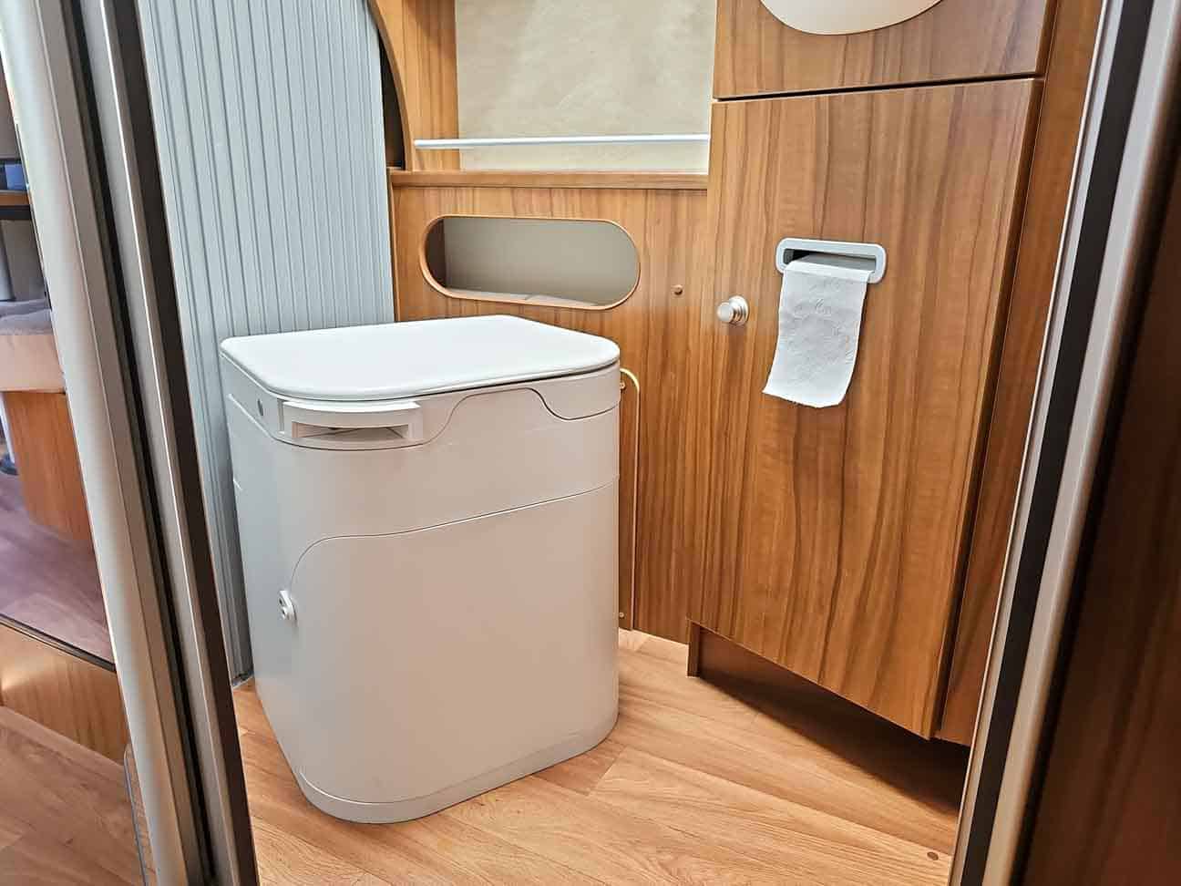 OGO Trockentrenntoilette im Hymer ML-T