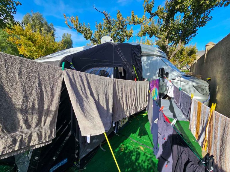 Waschtag auf Campinglatz Don Cactus