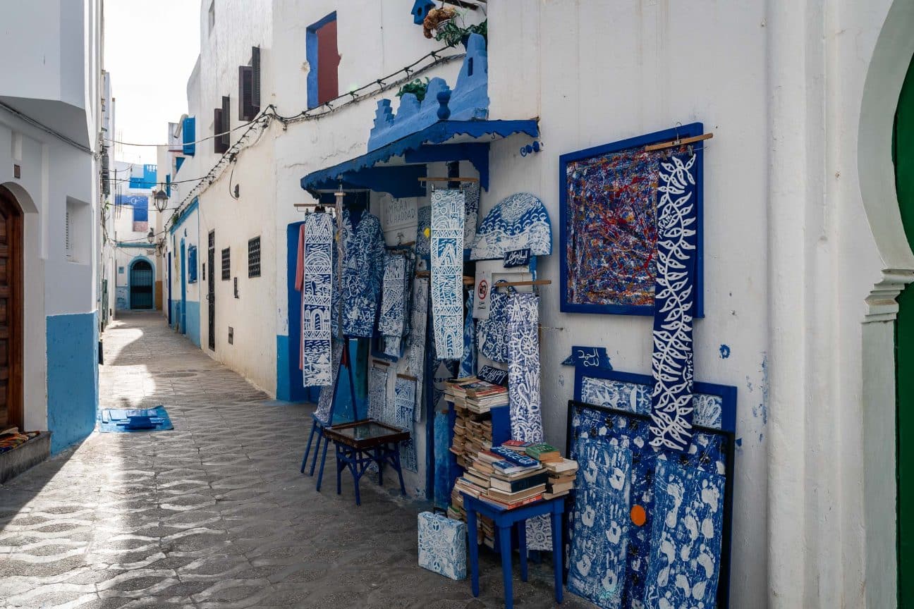 Handwerkskunst in dem typischen marokansichen Blau