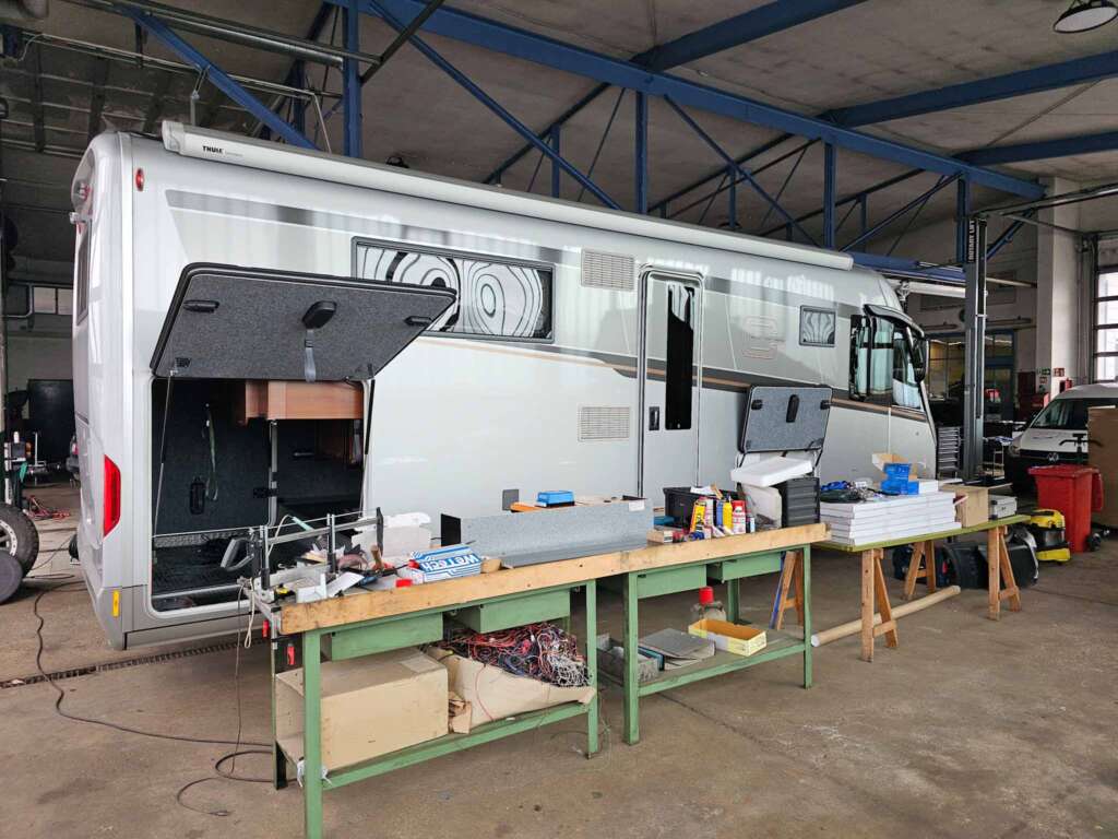 Ladebooster im Carthago Liner for two