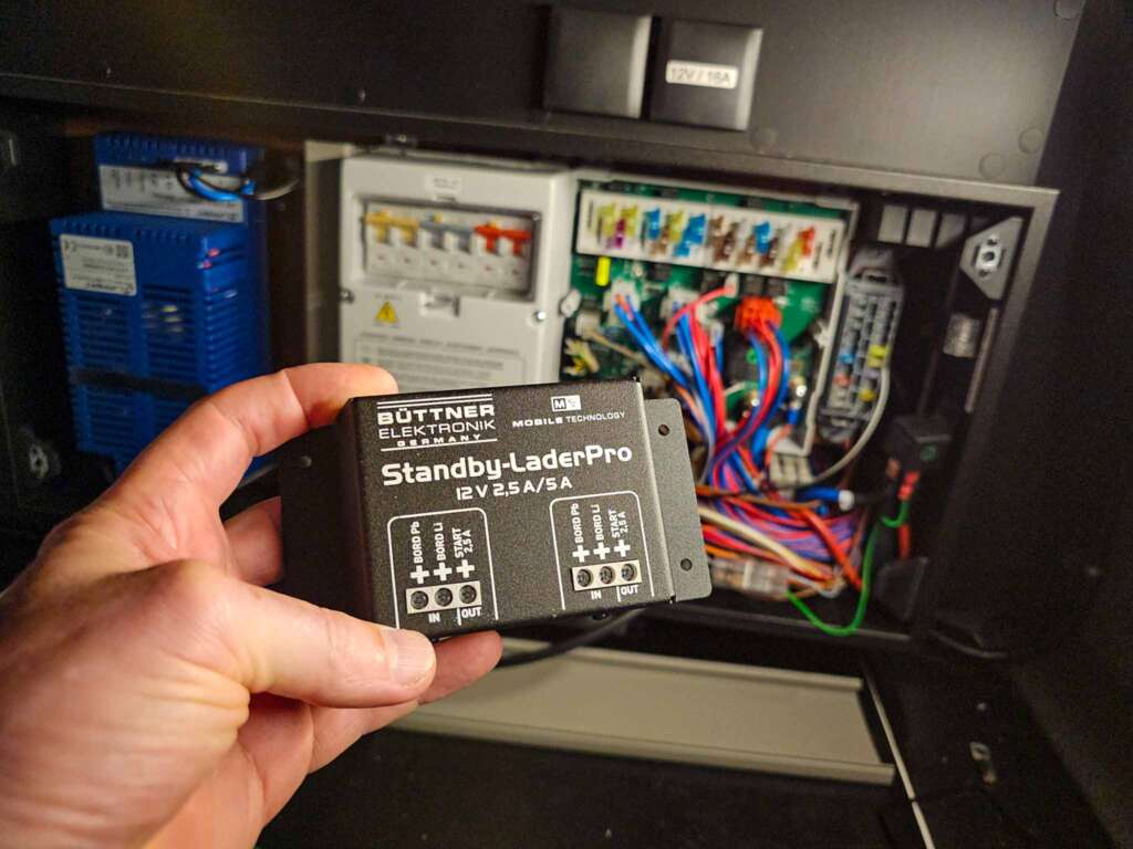90A Ladebooster für Carthago: Einbau im zweiten Anlauf 8 20250422 144326