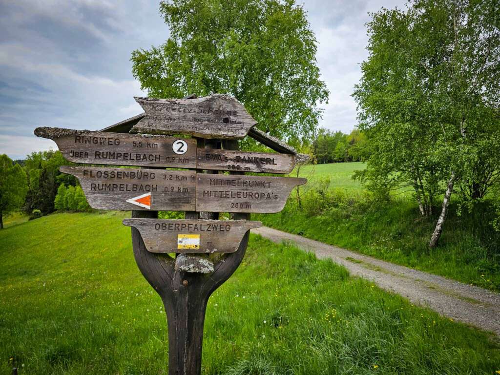 Wandern am Mittelpunkt von Mitteleuropa mit Freunden 6 20250507 121835