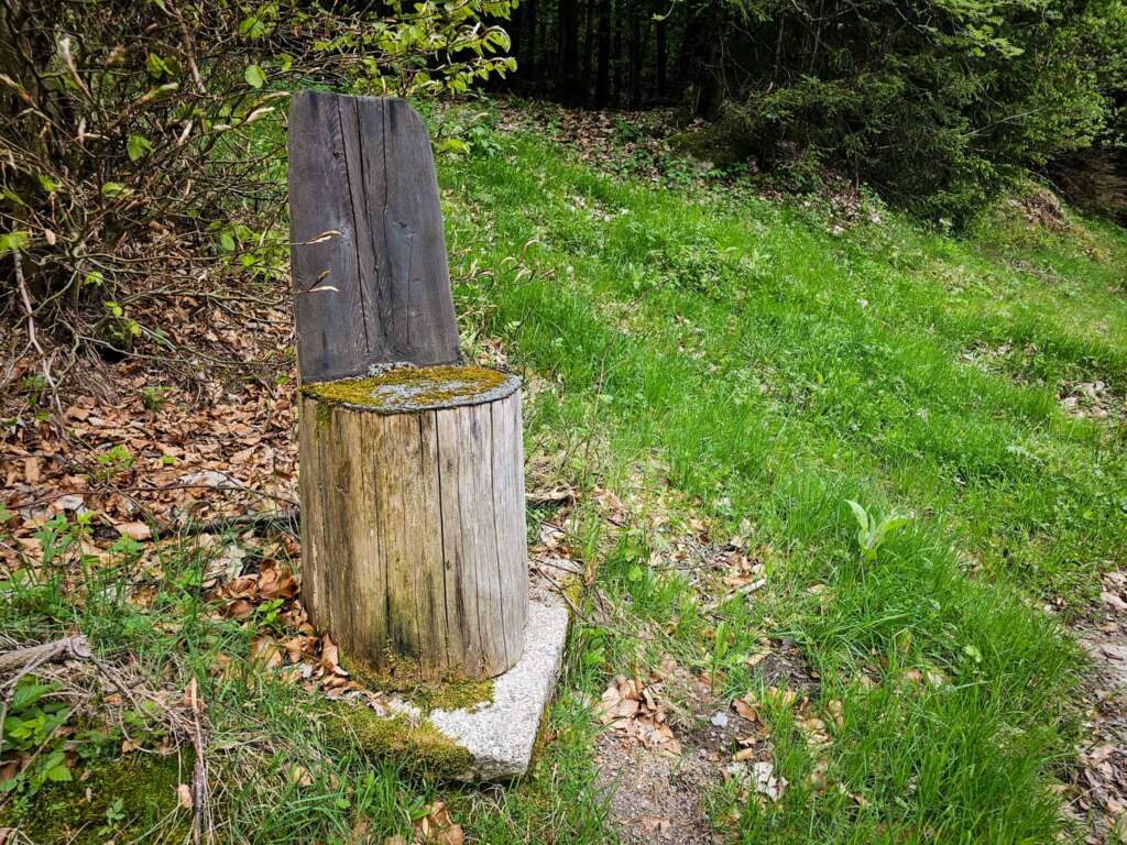 Wandern am Mittelpunkt von Mitteleuropa mit Freunden 9 20250507 124318